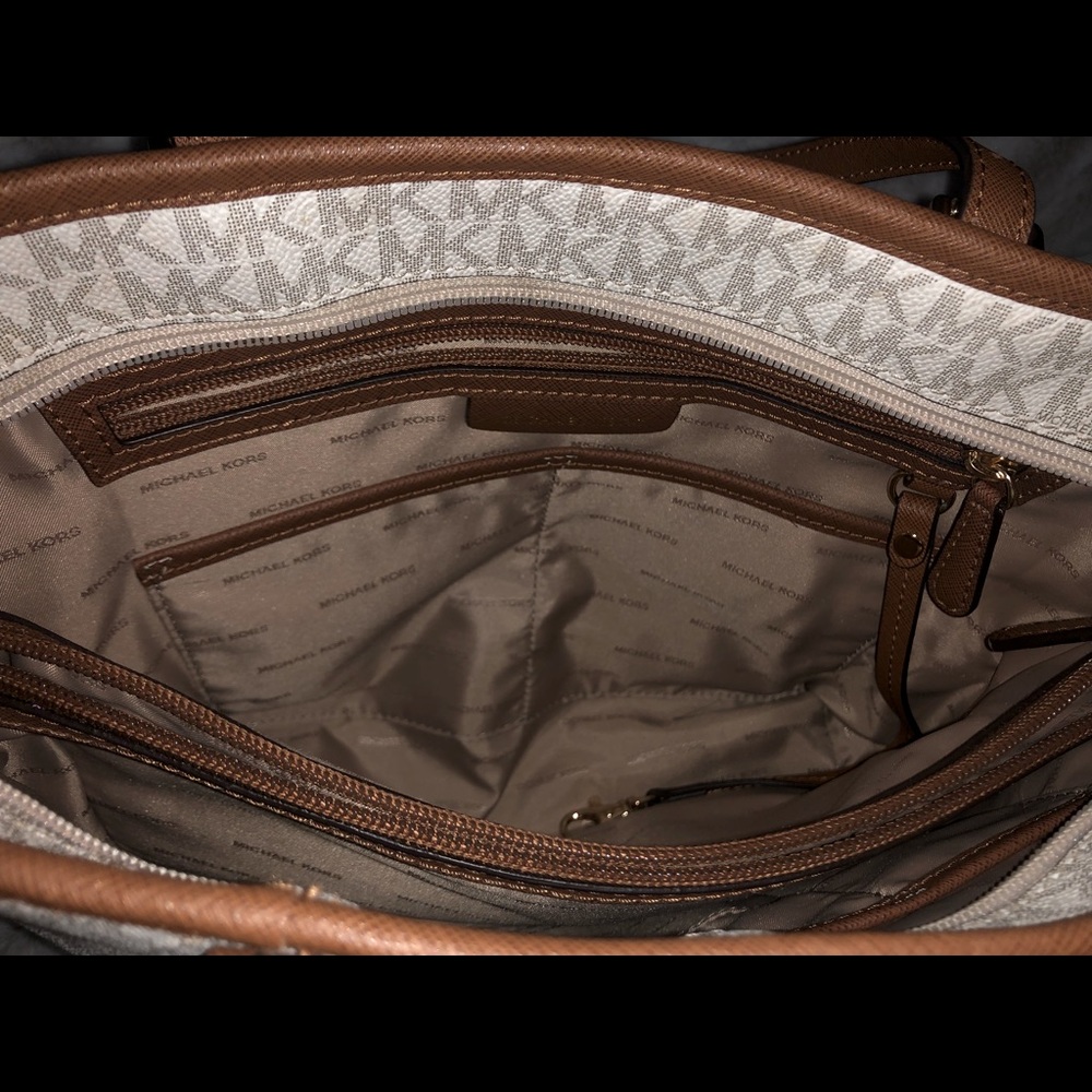 Michael Kors Authentic Bag - Picture 7 of 12